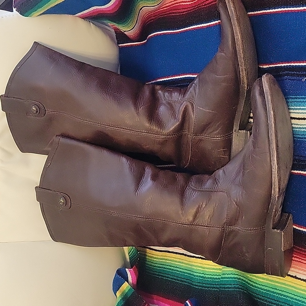 Boots - Picture 3 of 5